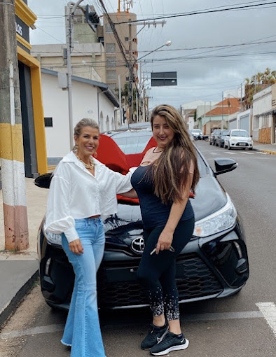 Cliente recebendo carro 0km pelo benefício PCD