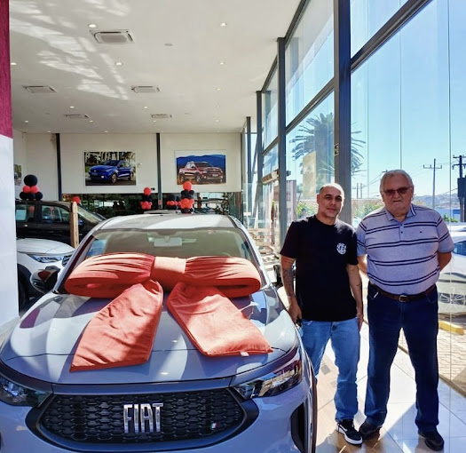 Cliente recebendo carro 0km pelo benefício PCD