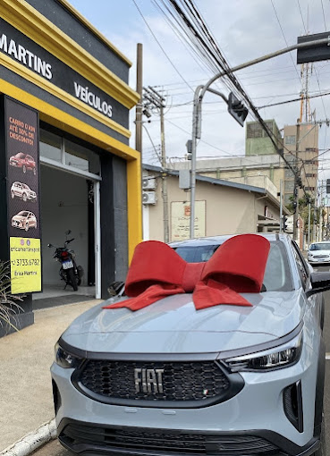 Cliente recebendo carro 0km pelo benefício PCD